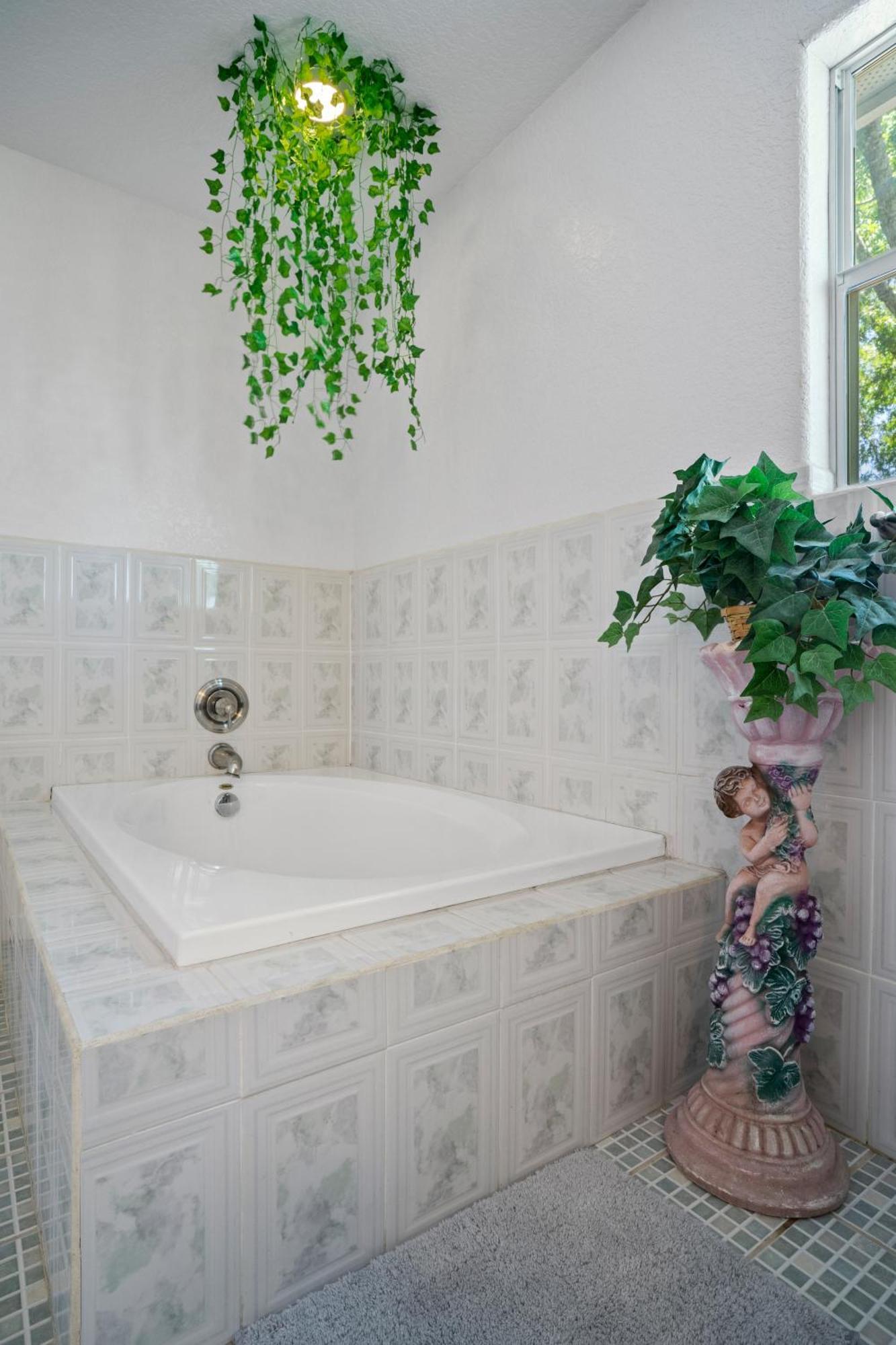 Bamboo Oasis-Relaxing Hot Tub-Family Time Villa San Antonio Eksteriør bilde